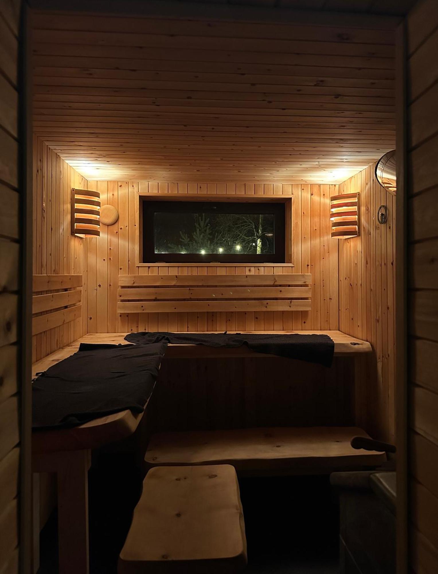 Ando With Wood Stove Sauna *